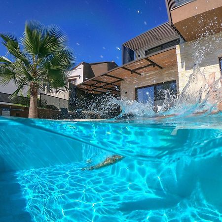 Almi-Cove Hilltop Villas อัลมีรีดา ภายนอก รูปภาพ