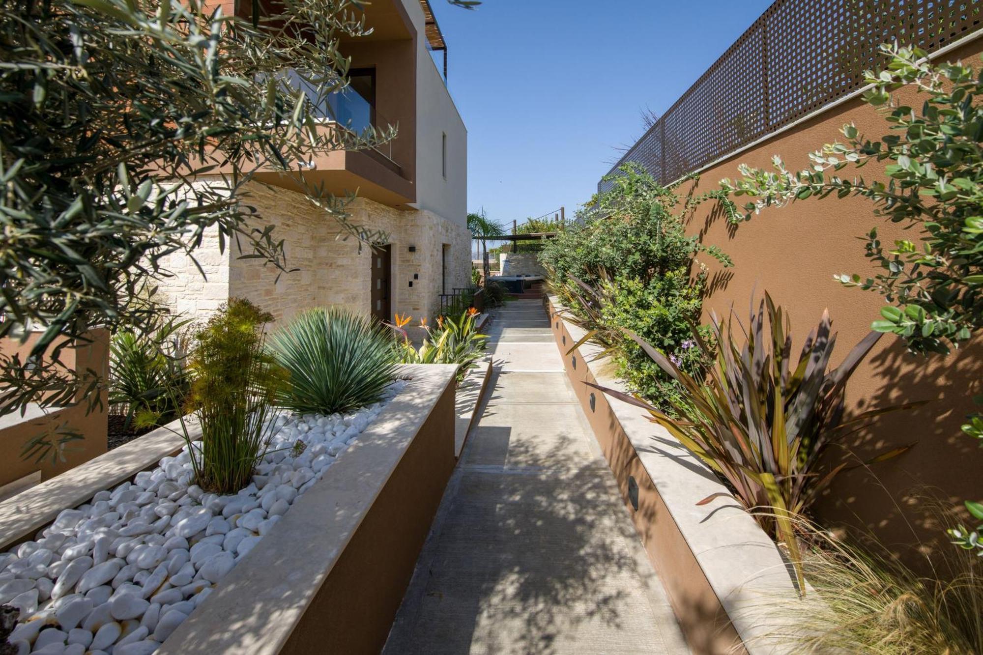 Almi-Cove Hilltop Villas อัลมีรีดา ภายนอก รูปภาพ